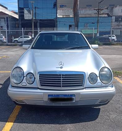 MERCEDES-BENZ E 320 3.2 AVANTGARDE V6 GASOLINA 4P AUTOMÁTICO